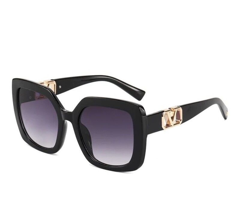Oversized v sunglasses