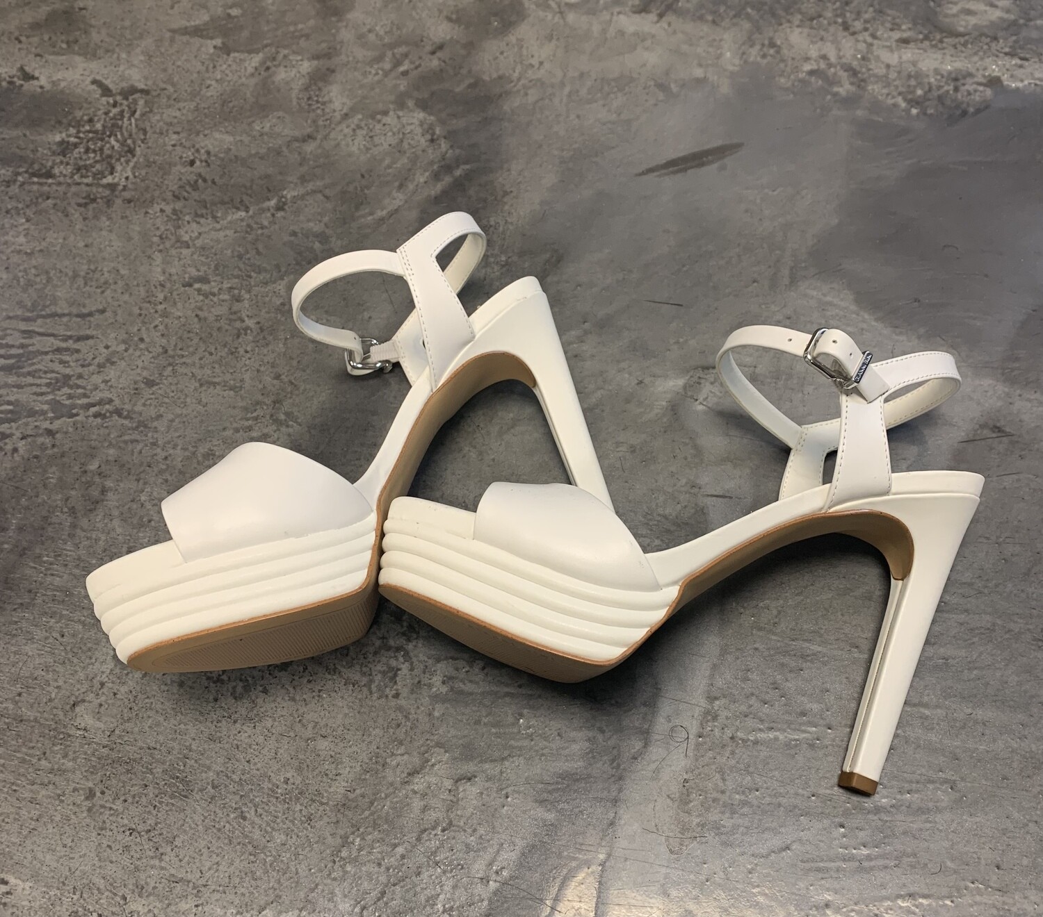 Gianni Bini white  Platform  kneels