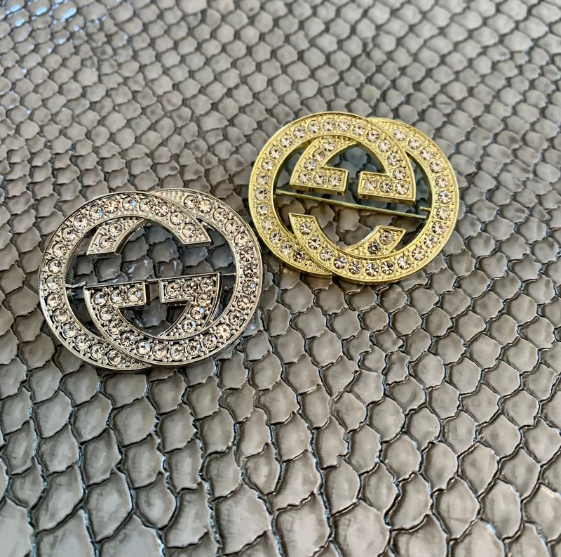 Brooches 10