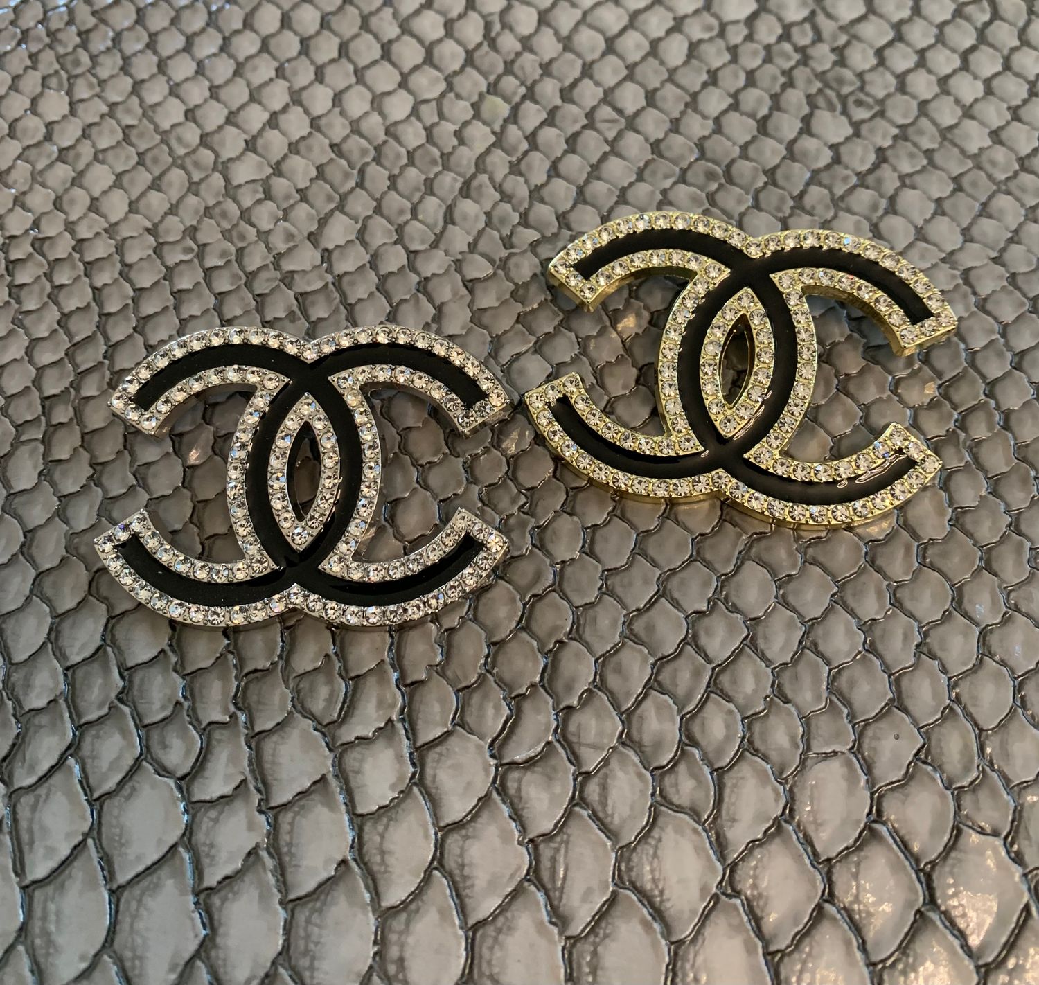 Brooches 8
