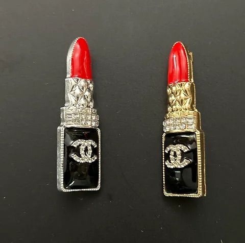 Lipstick brooch red