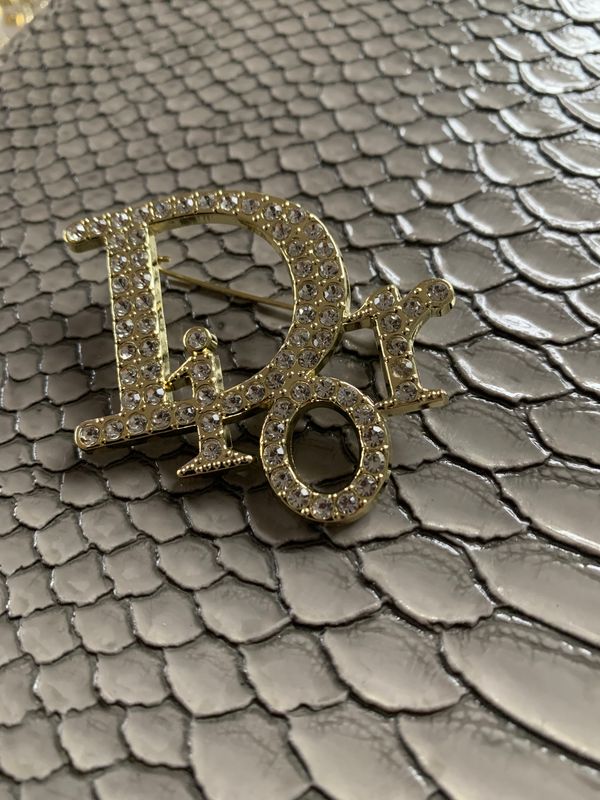 D brooches