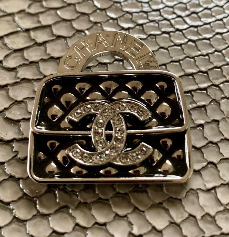 Purse brooch