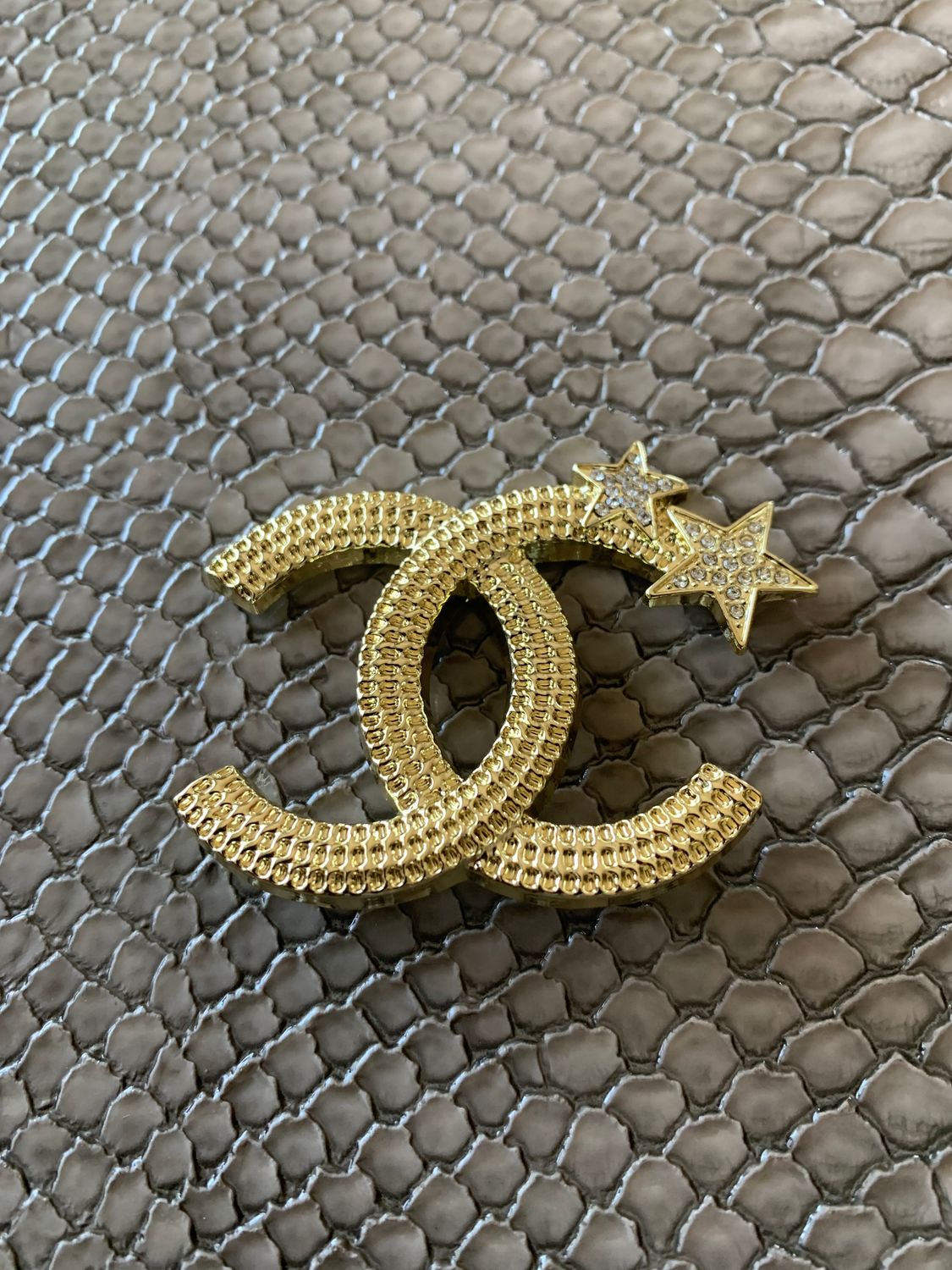 Cstar brooch