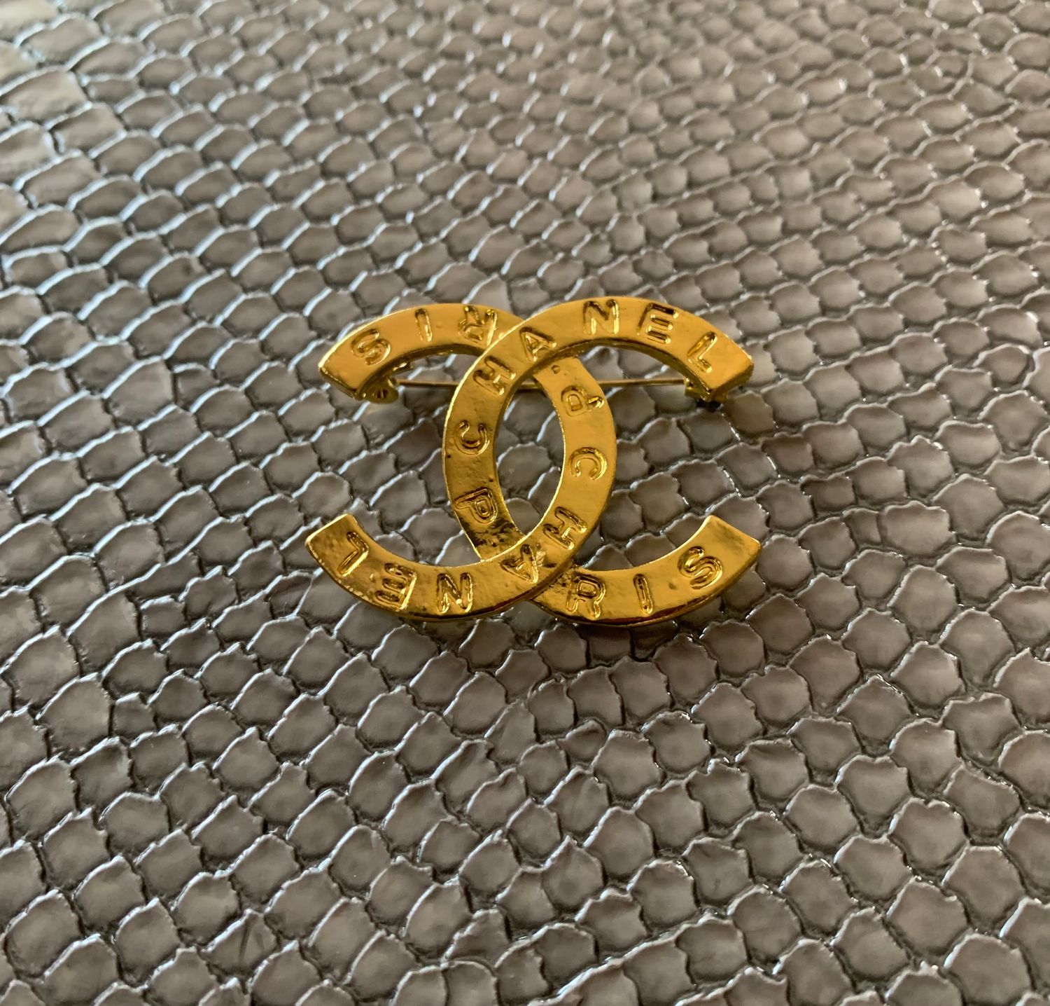 Gold brooch