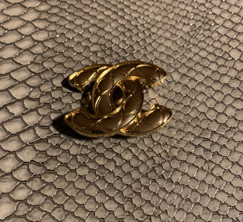 Gold c brooch