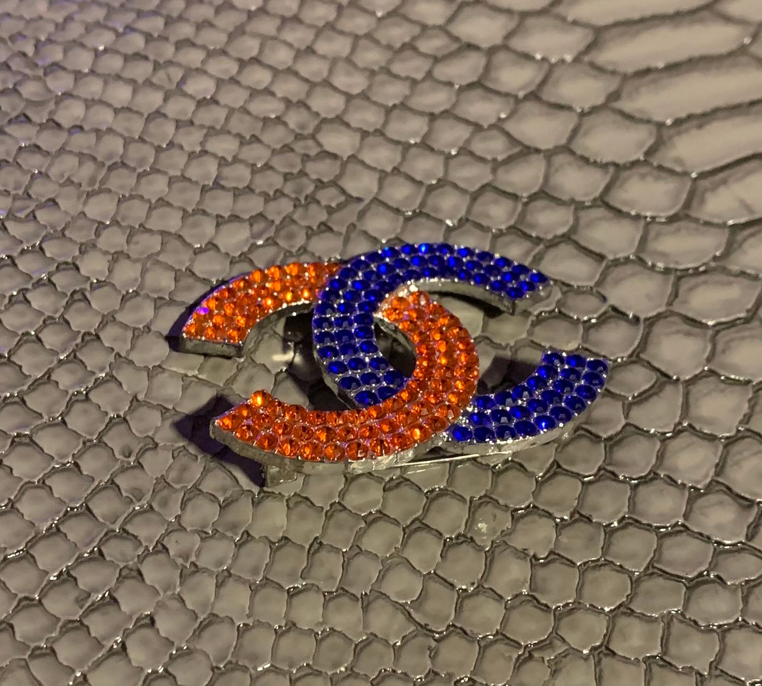 Red/blue brooch