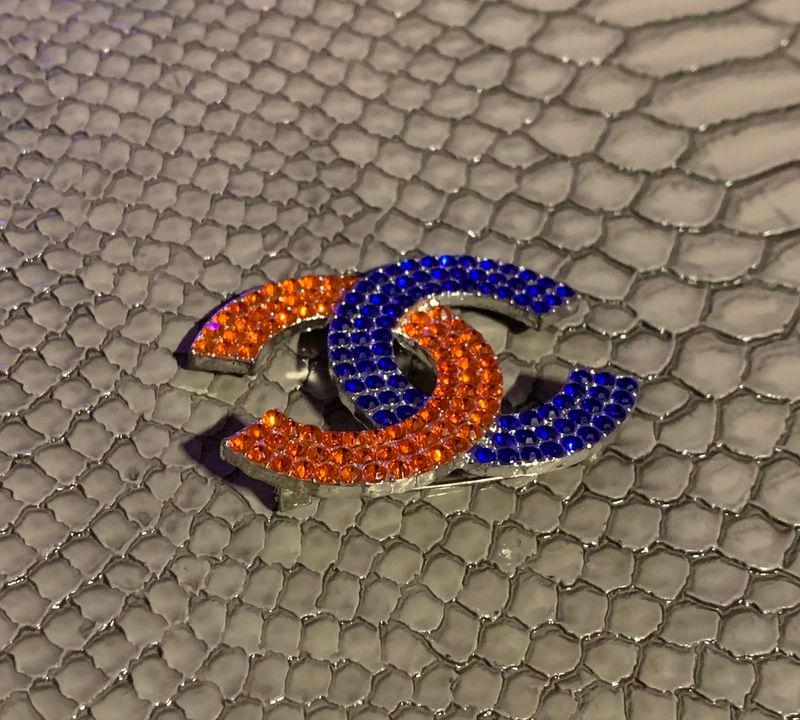 Red/blue brooch