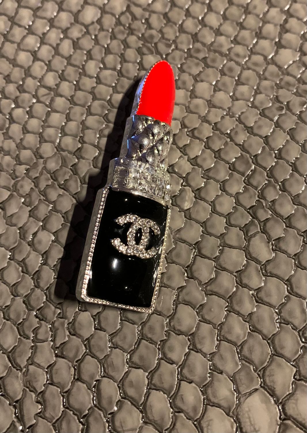 Red/silver lipstick
