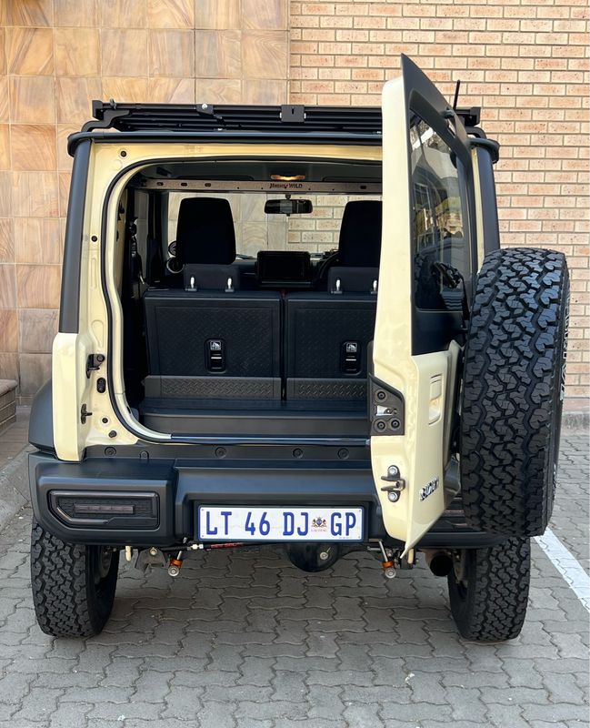 Slow-Stop 90° Gas Struts for Jimny Tailgate