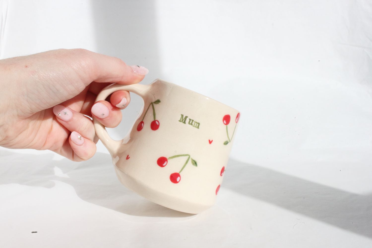 'Mum' mug - cherries wheelthrown
