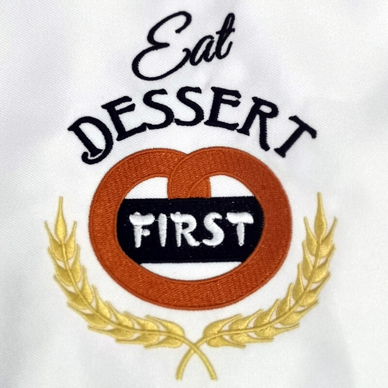 Pretzel with text embroidery design