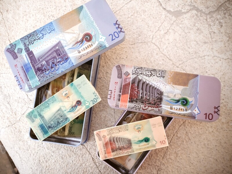 شوكلت الفلوس الكويتية العشرين والعشره بالعلب المعدنية
