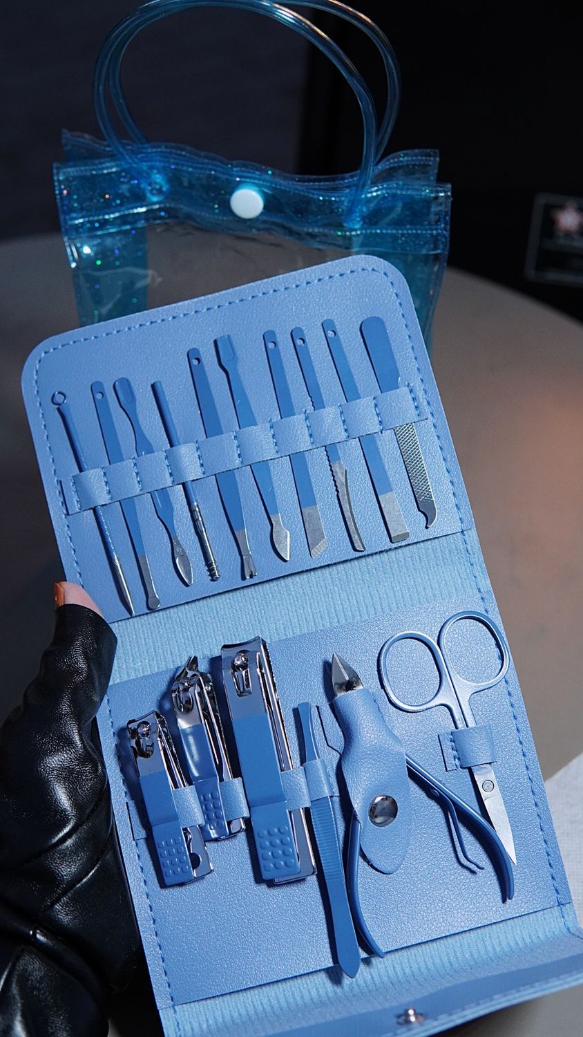 Nail small tool