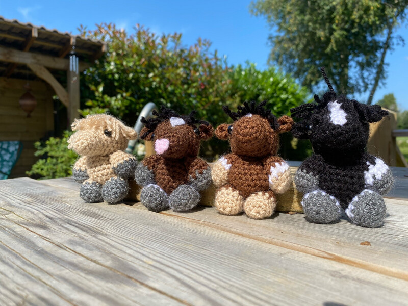 mini horse (optional keyring)