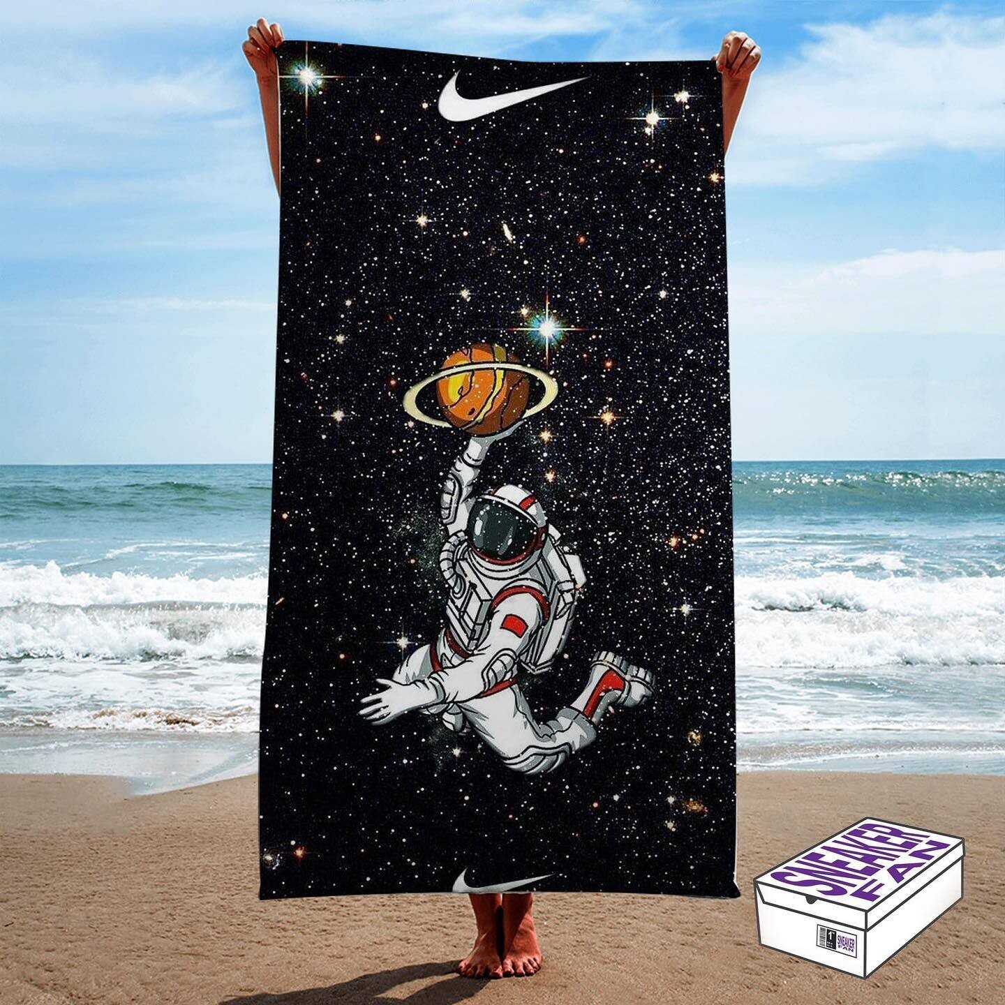 Telo mare MAN ON THE MOON