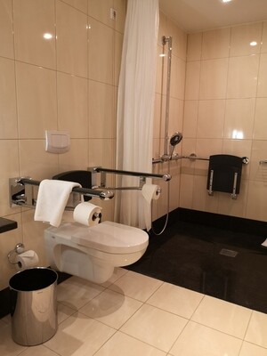 Sanitärbereich / Toiletten /  Bäder / Schwimmbäder