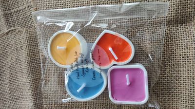 Teelicht in Ceramicform gegossen, verschiedene Farben b,l,g,o. und Düfte handmade