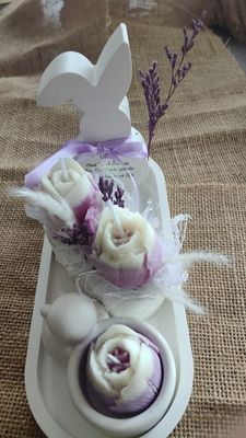 Hase mit Wachsgesteck Flieder, Blütenhase und Duft.