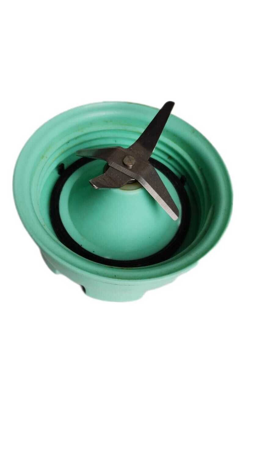 BASE INFERIOR CON CUCHILLA LICUADORA ATMA LI8444GN