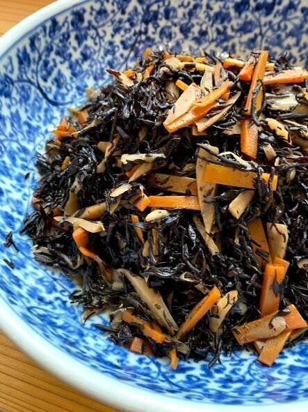 田儀屋のてんぷら入りひじきの煮物