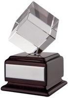 Наградная стела "Вращающийся куб"