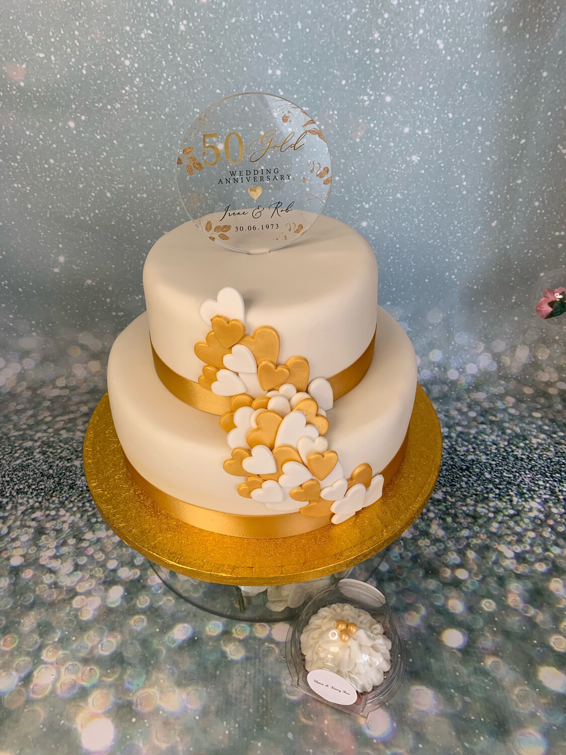 Acrylic Topper And Hearts