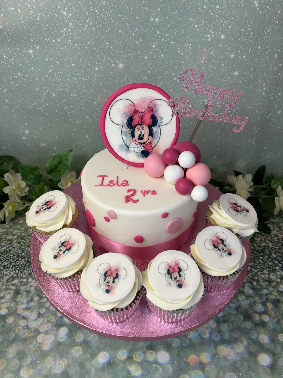 Minnie Mouse Cake With Cupcakes
