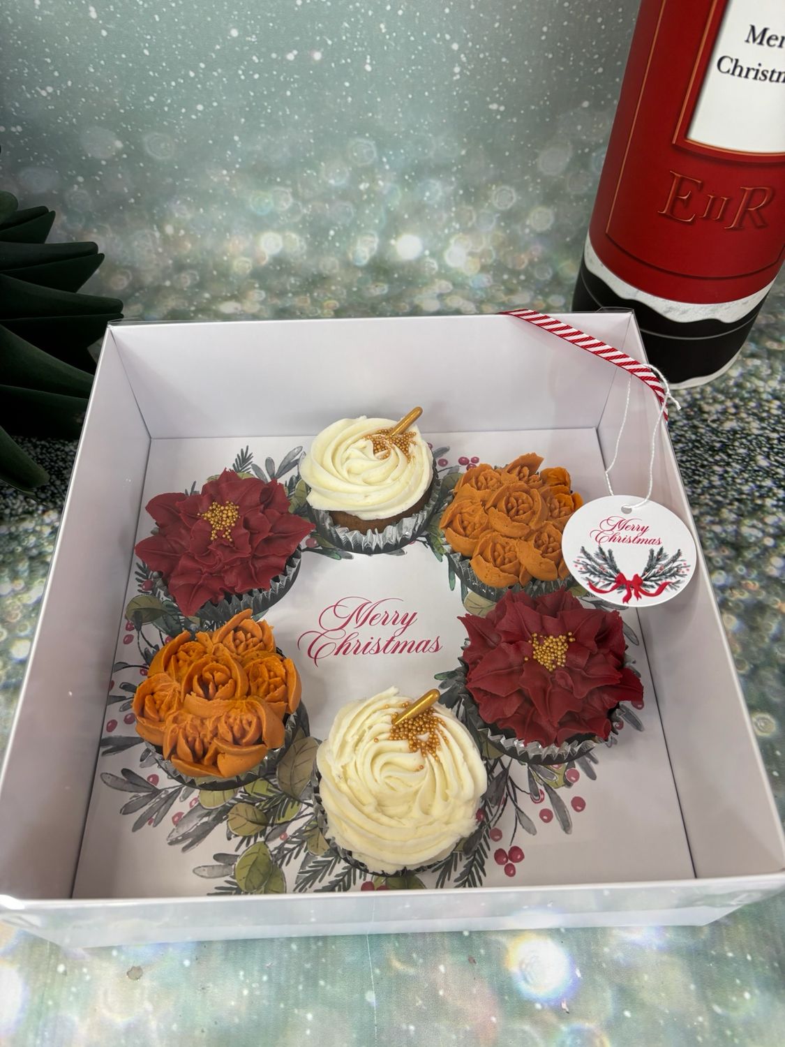6 X Cupcake Christmas Wreath