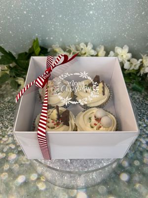 Cupcakes In Luxury Foiled Wreath Box(Chocolates &amp; Sprinkles)