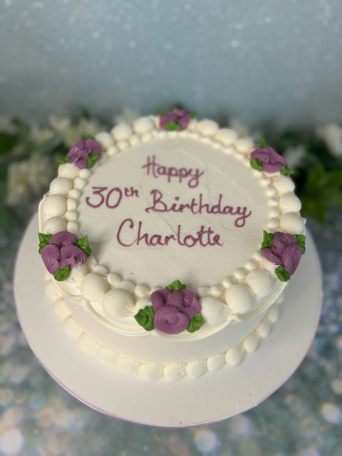 Round Cake With Lambeth Piping &amp; Piped Rose Detail