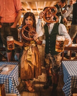 *Октоберфест в Мюнхені* (відкриття)