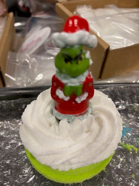 THE GRINCH BATH BOMB