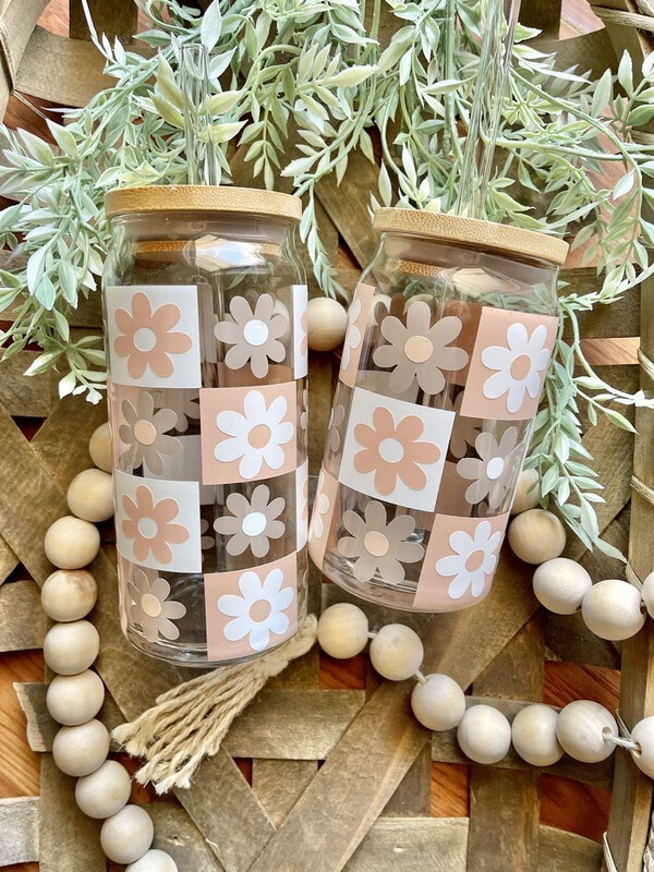Checkers glass with Daisy 