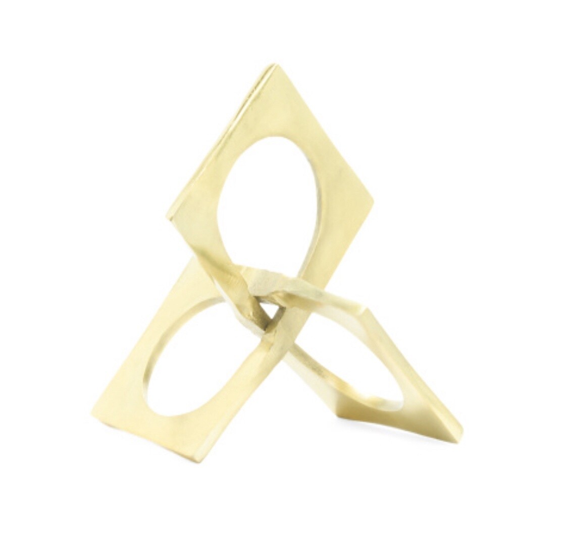 Metal Link Decor in Gold