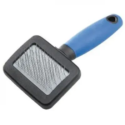 Escova Cardadora Ferplast GRO 4955 para roedores, ideal para cuidados com a pelagem.