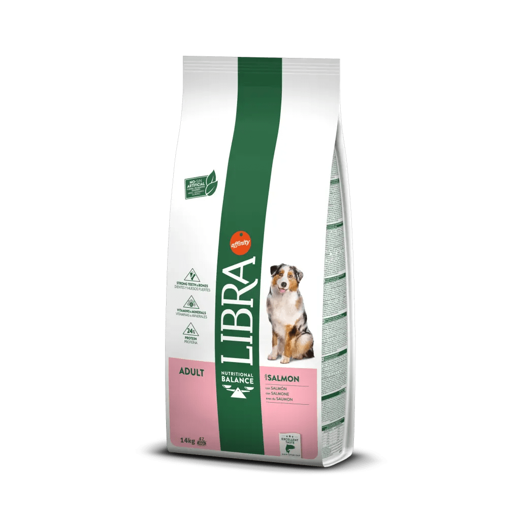 Saco de 14kg da ração Libra Adulto Salmão para cães adultos de todas as raças.