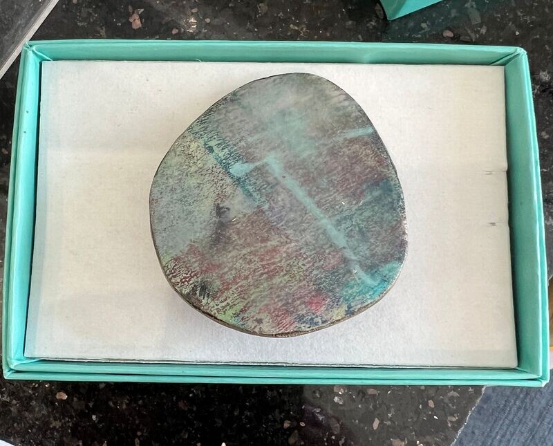 BROOCH