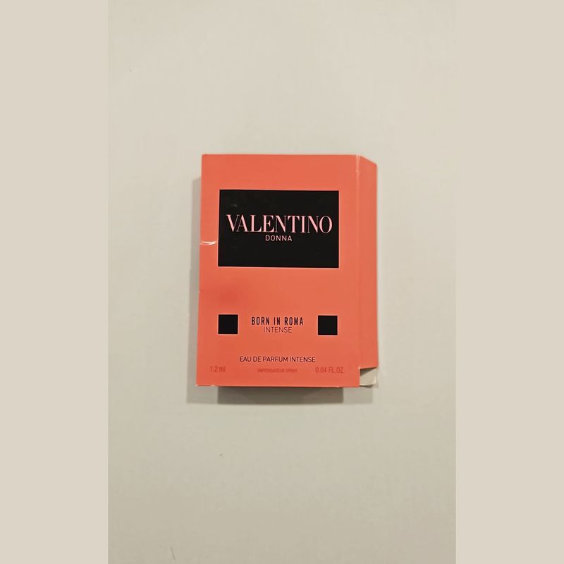 Valentino Donna Born In Roma Intense