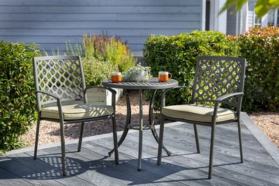 Avebury Bistro Set