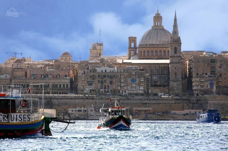 A Traditional Two Harbours Cruise