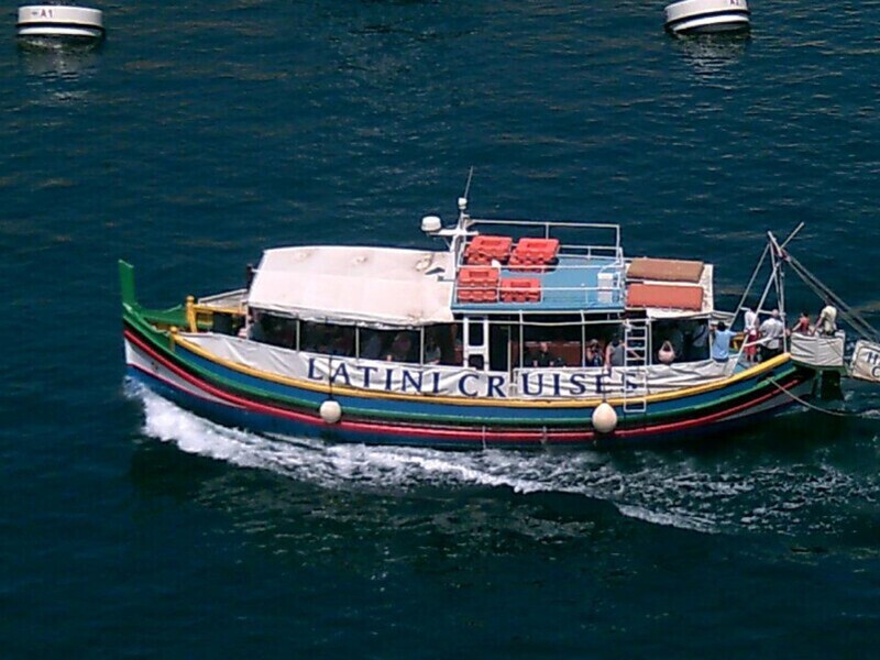 A Traditional Two Harbours Cruise