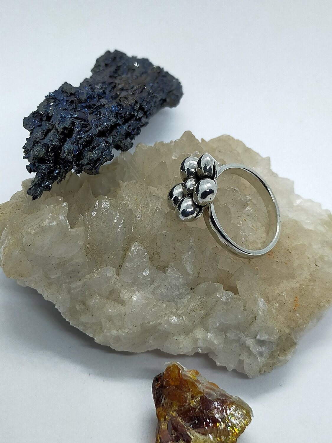 Anillo de plata floral