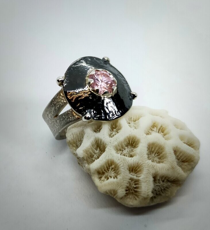 Anillo de plata y zirconita rosa
