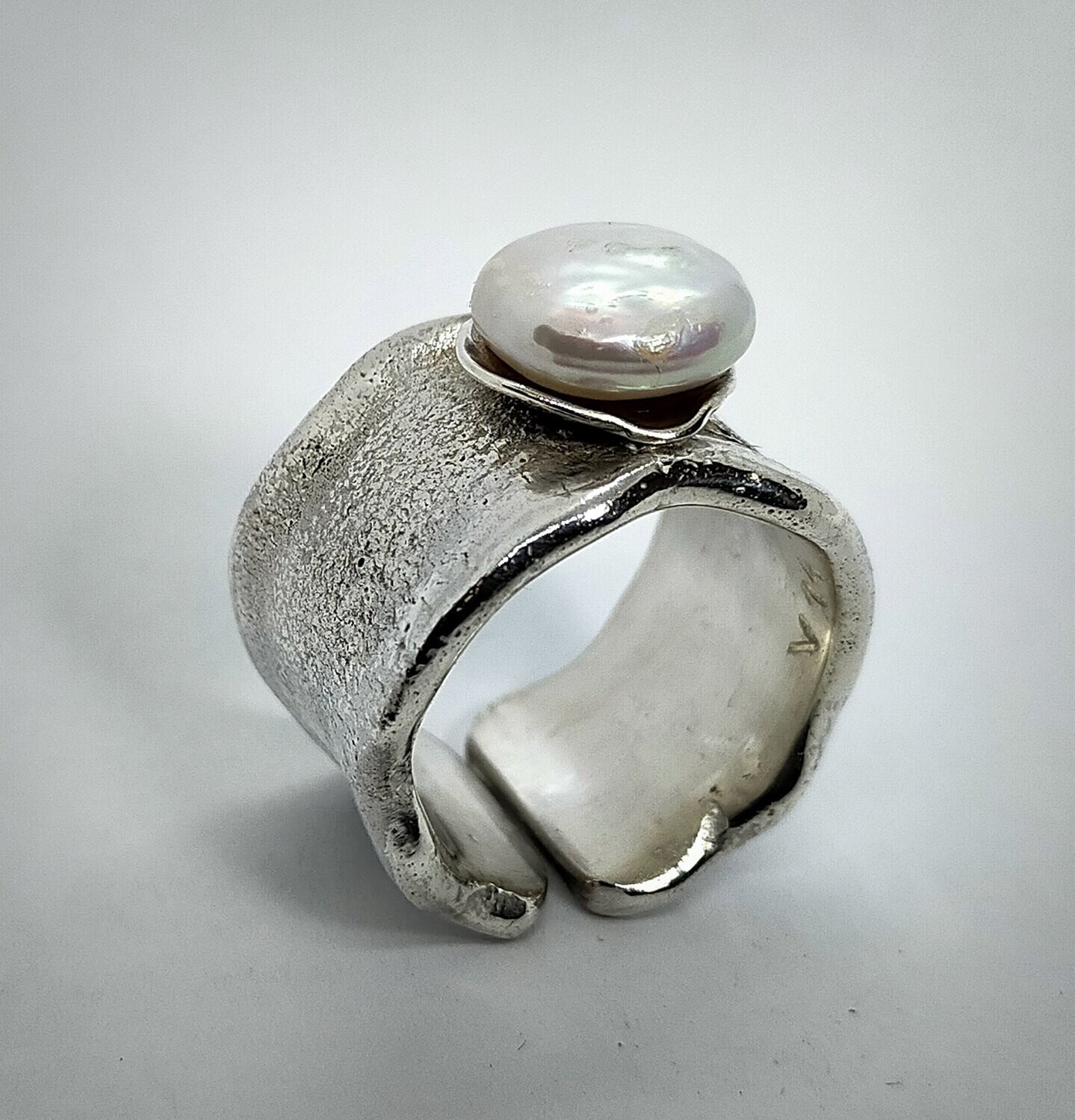 Anillo de plata y perla