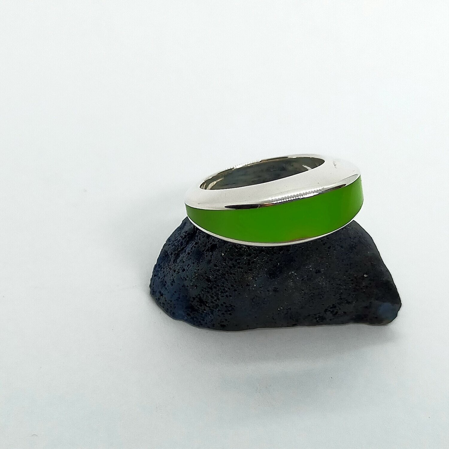Anillo de plata y resina