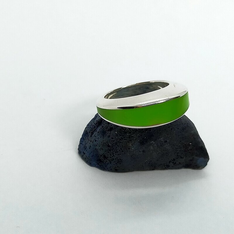 Anillo de plata y resina