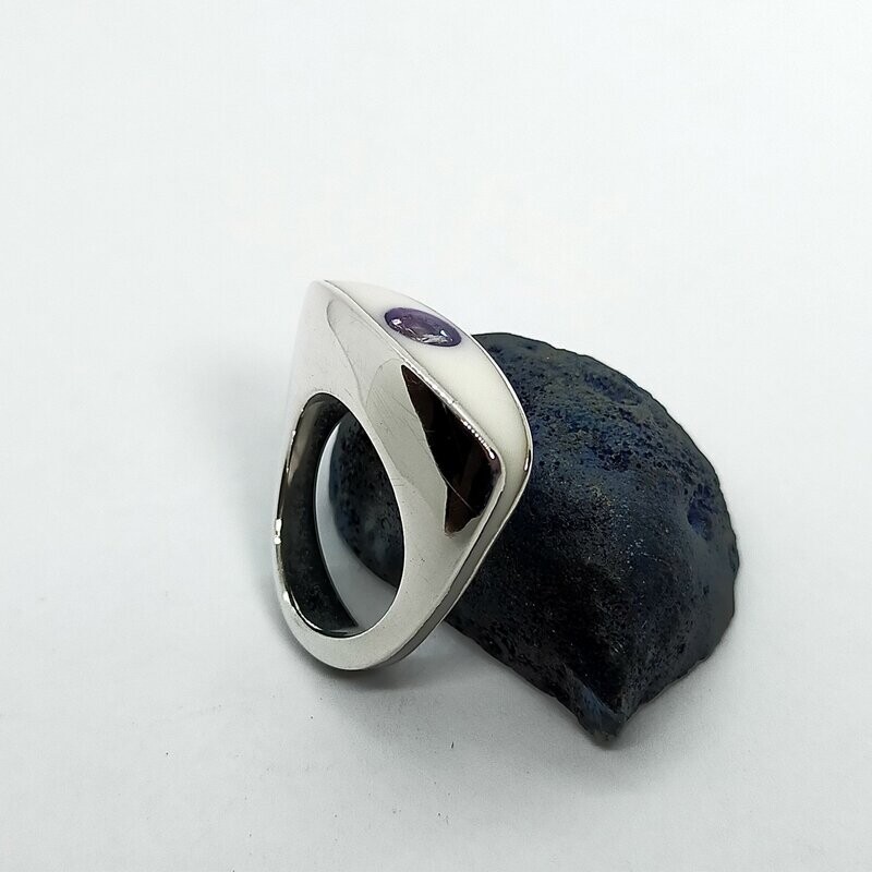 Anillo de plata con resina y zirconita