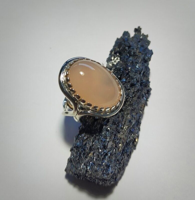 Anillo de plata y cuarzo rosa