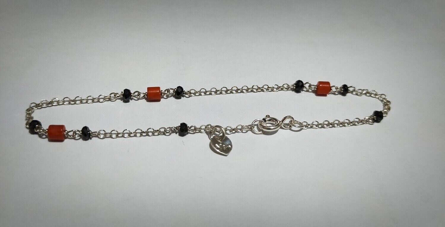 Pulsera de plata y espinelas